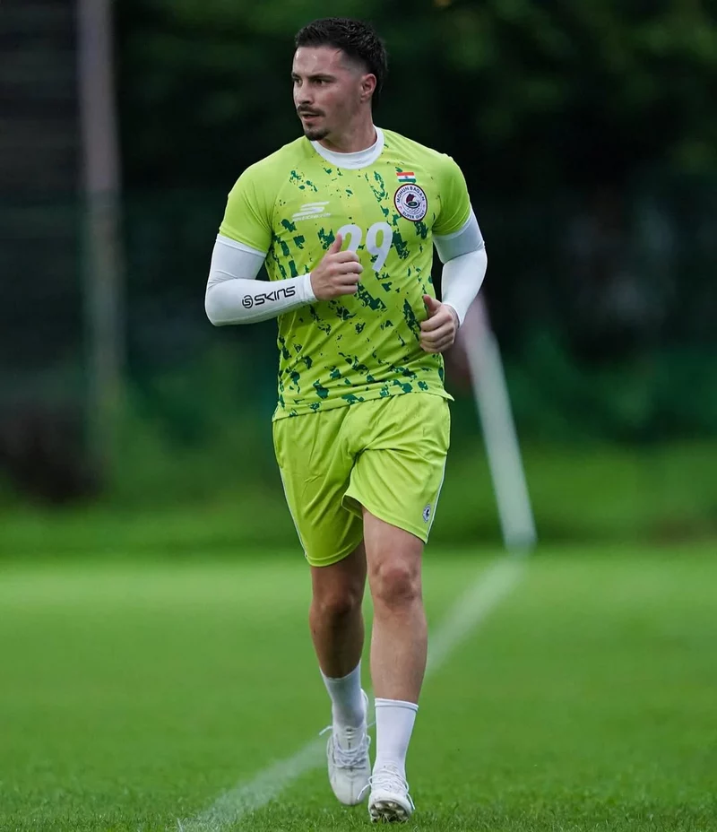 Jamie Maclaren – Tại Sao Anh Là “Số 9” Hay Nhất A‑League?