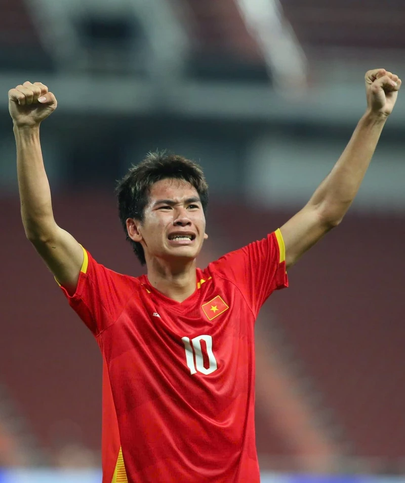 Hình ảnh cầu thủ Lê Văn Thuận 3