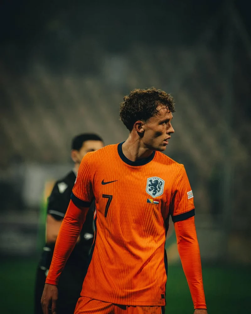 Hình ảnh cầu thủ Mats Wieffer 3