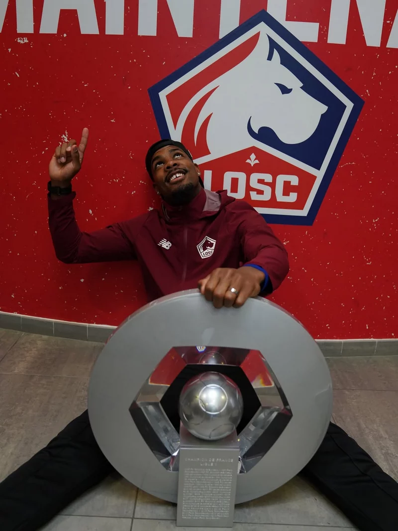 Hình ảnh cầu thủ Mike Maignan 2