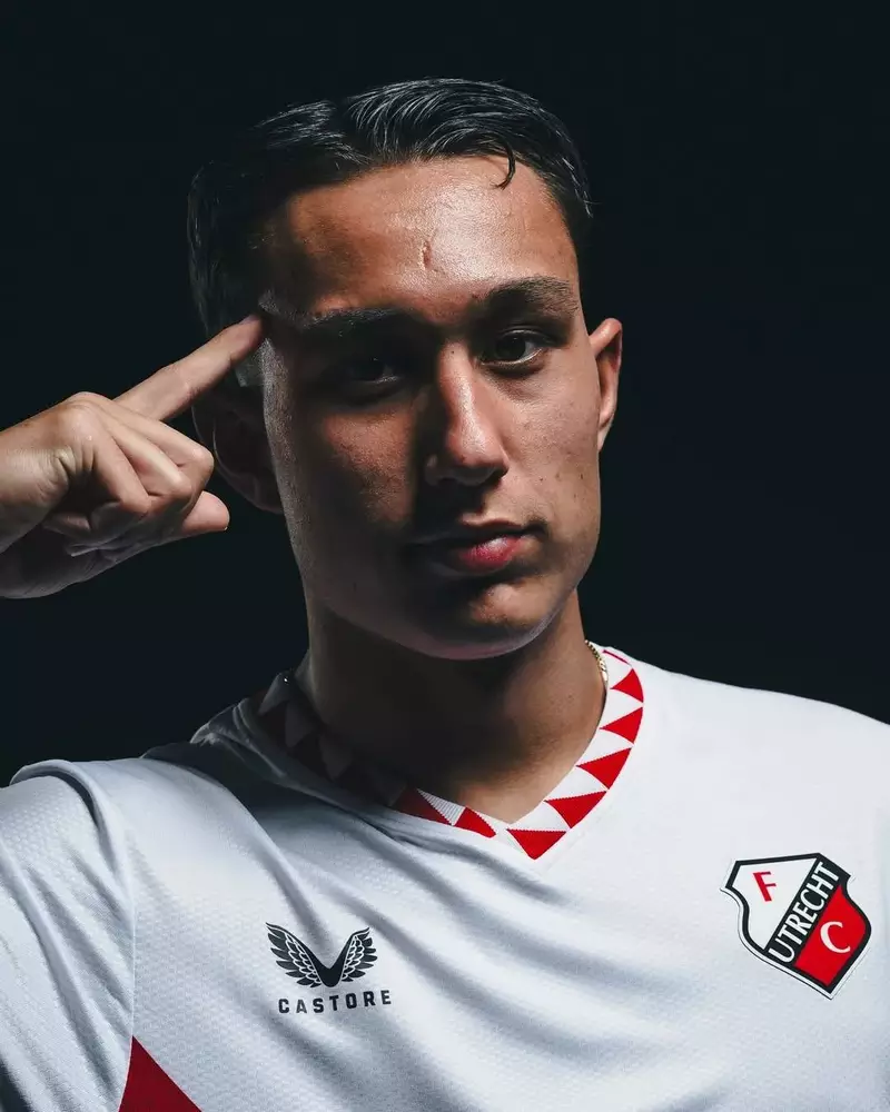 Miliano Jonathans: Ngôi Sao Nhập Tịch Của Indonesia