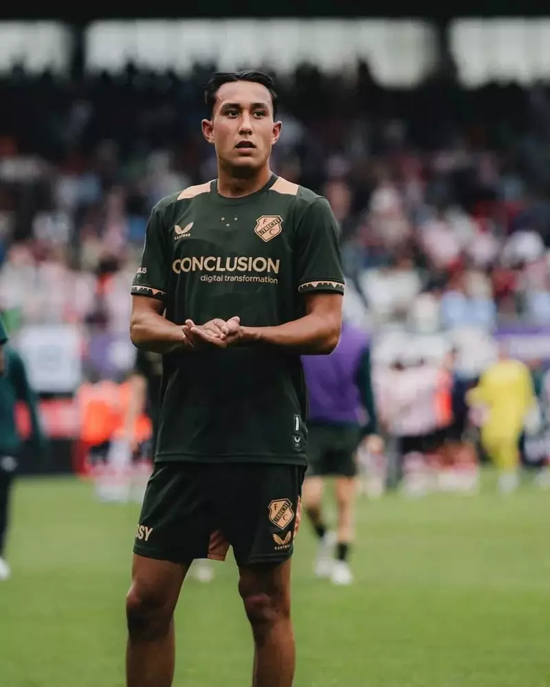 Hình ảnh cầu thủ Miliano Jonathans 2