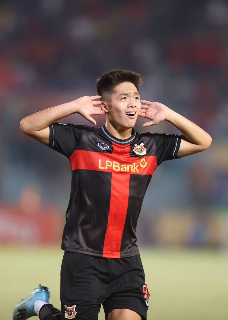 Hình ảnh cầu thủ Nguyễn Quốc Việt 1