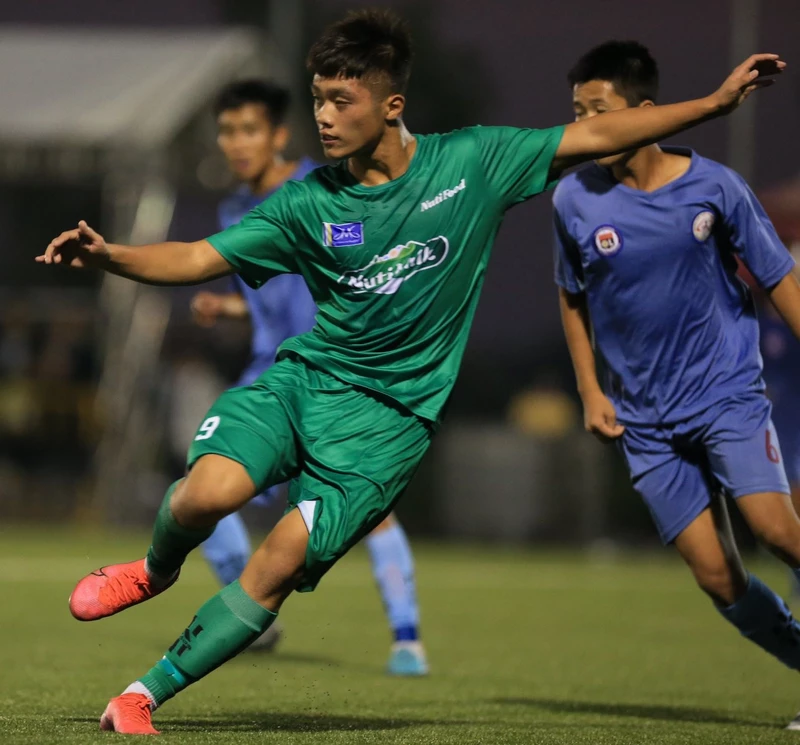 Hình ảnh cầu thủ Nguyễn Quốc Việt 2