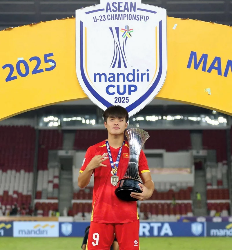 Hình ảnh cầu thủ Nguyễn Quốc Việt 3