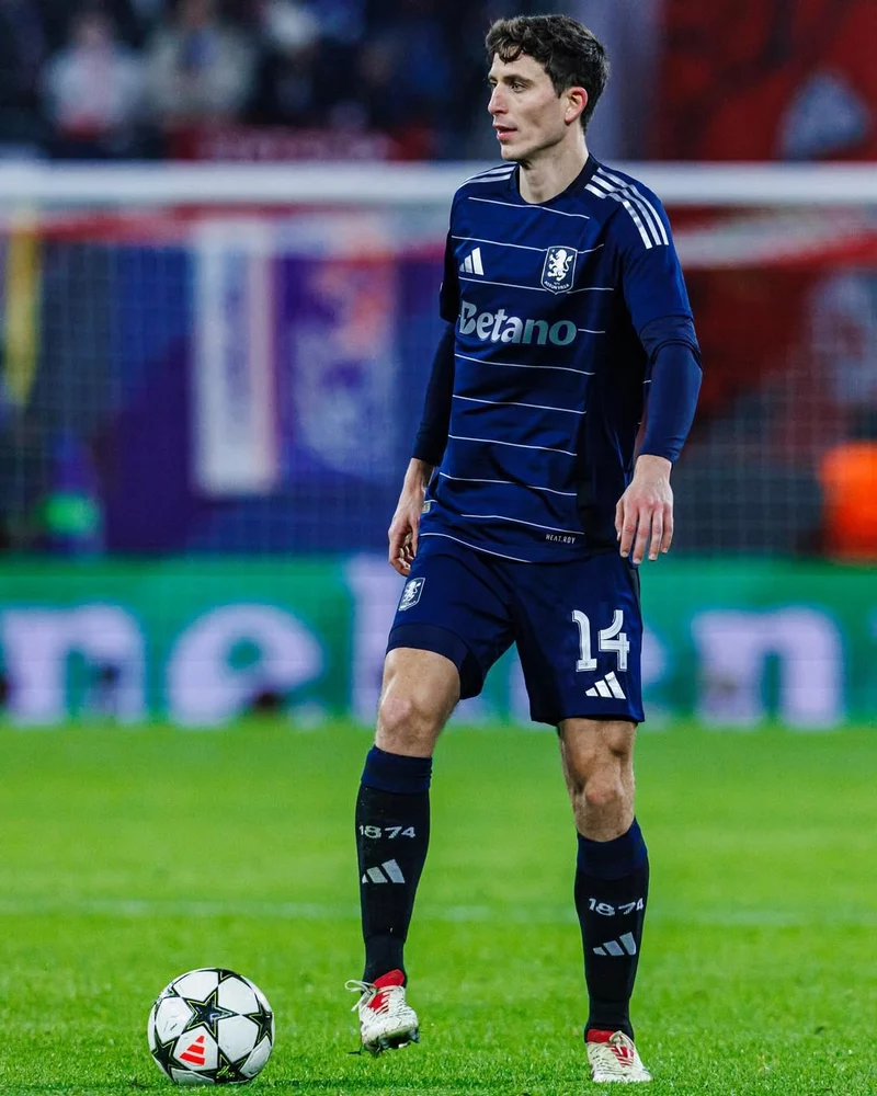 Hình ảnh cầu thủ Pau Torres 2