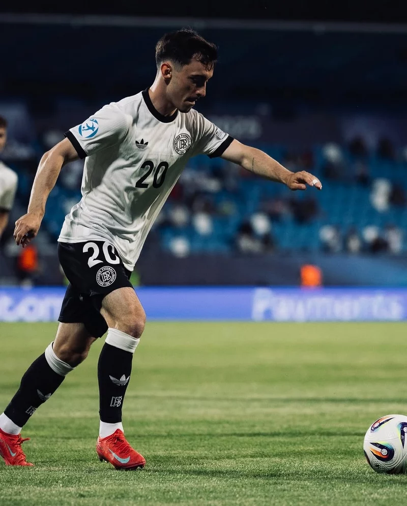 Hình ảnh cầu thủ Paul Nebel 3