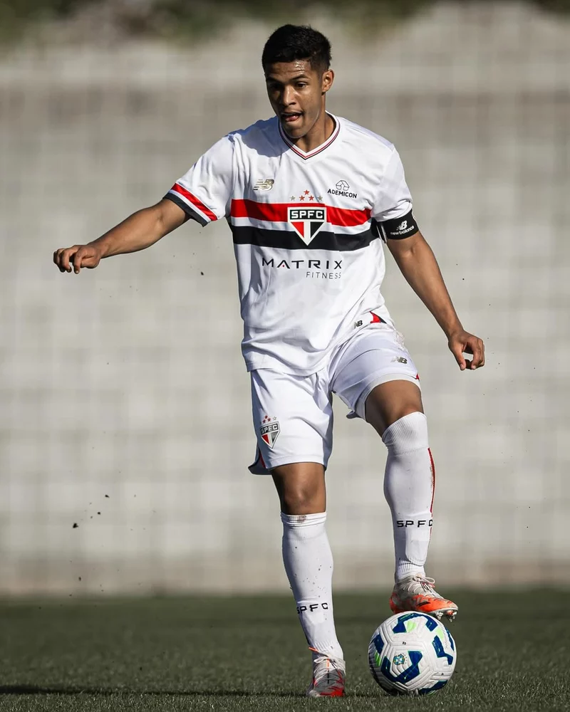 Hình ảnh cầu thủ Ryan Francisco 4