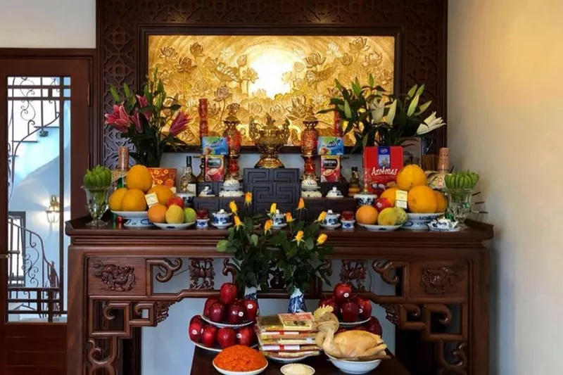Trang trí bàn thờ gia tiên ngày Tết đẹp và ấm cúng