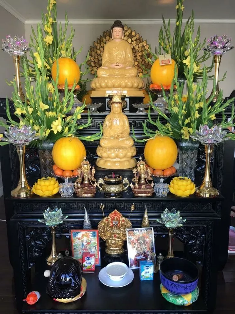 Trang trí bàn thờ ngày Tết giúp gia đình đón năm mới may mắn