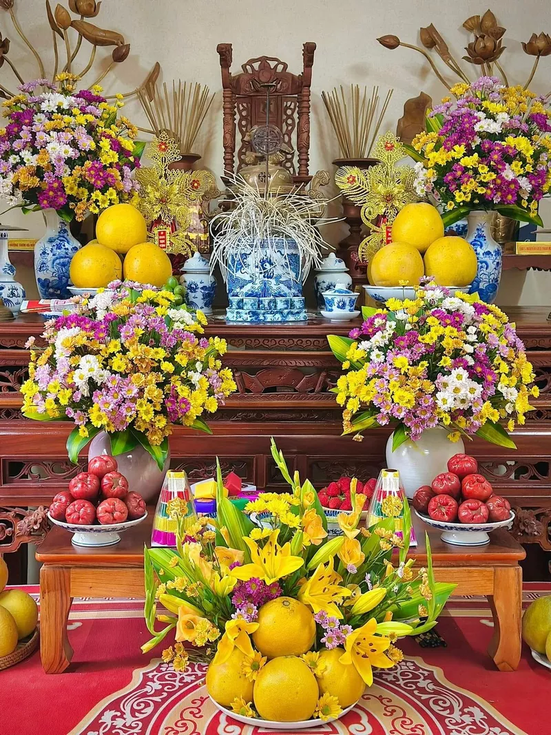 Trang trí bàn thờ ngày Tết mang ý nghĩa sum vầy và đoàn viên