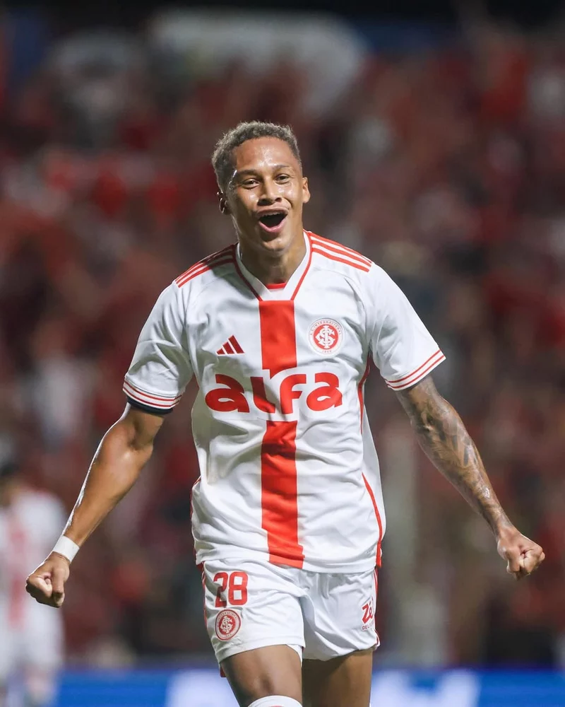 Hình ảnh cầu thủ Vitinho 1