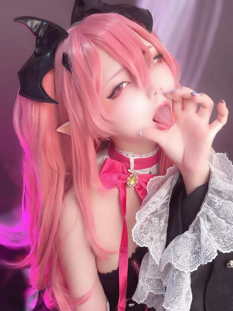 Cosplay gái xinh phong cách anime trẻ trung