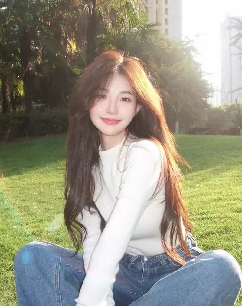 Gái xinh Hàn Quốc phong cách thanh lịch