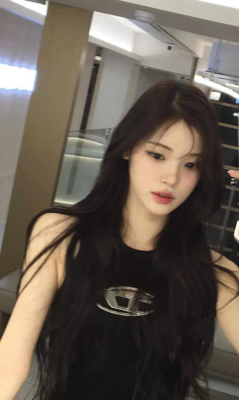 Gái xinh Hàn Quốc với mái tóc đen truyền thống