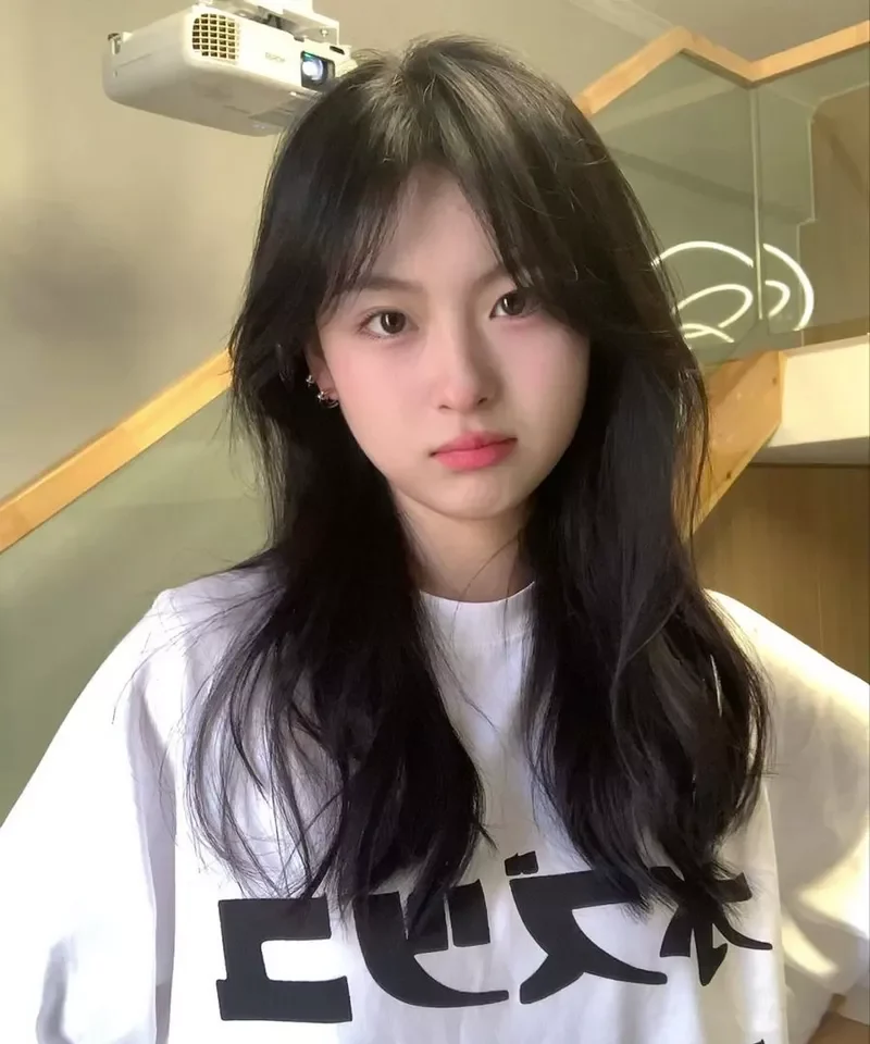 Gái xinh Nhật Bản tóc dài dịu dàng