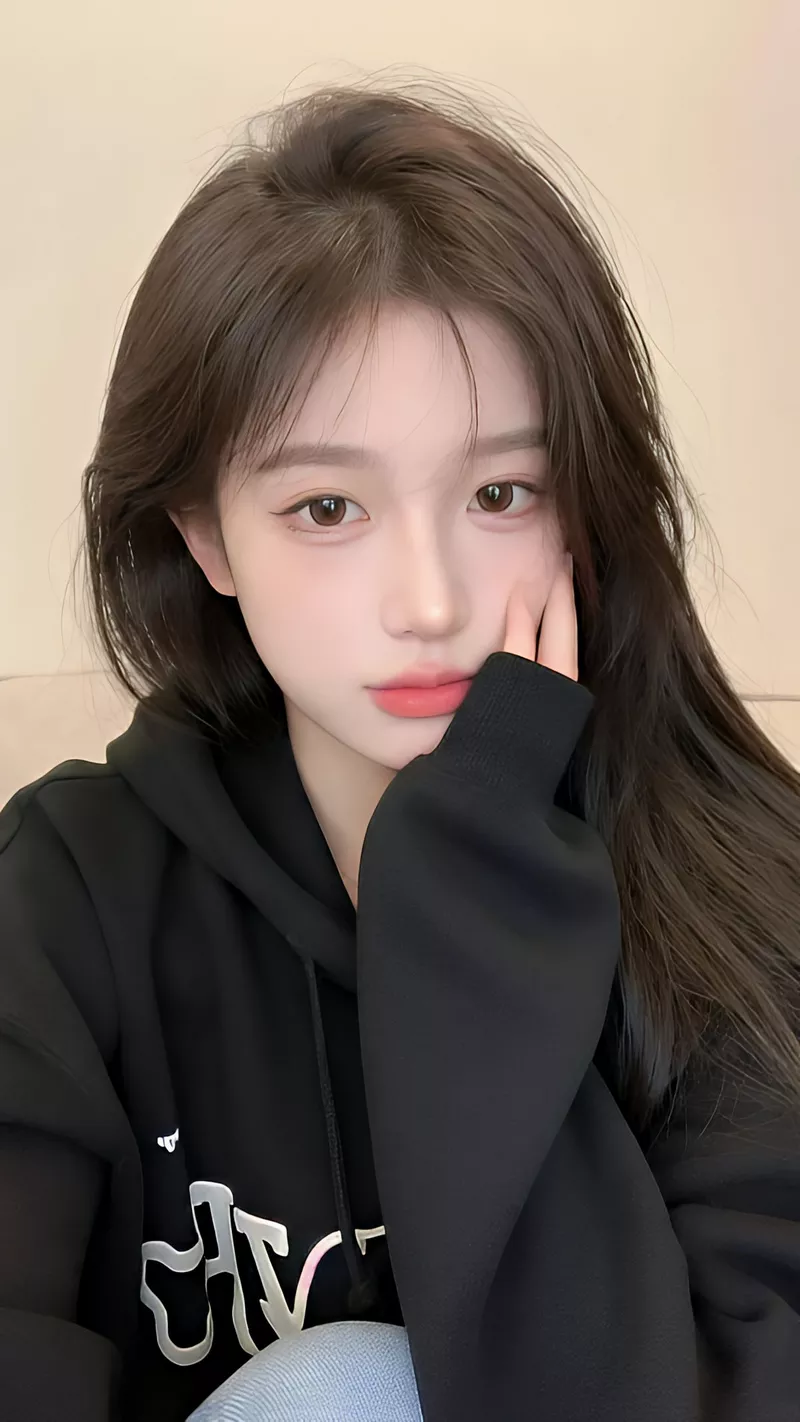 Gái xinh TikTok diện outfit basic xinh xắn