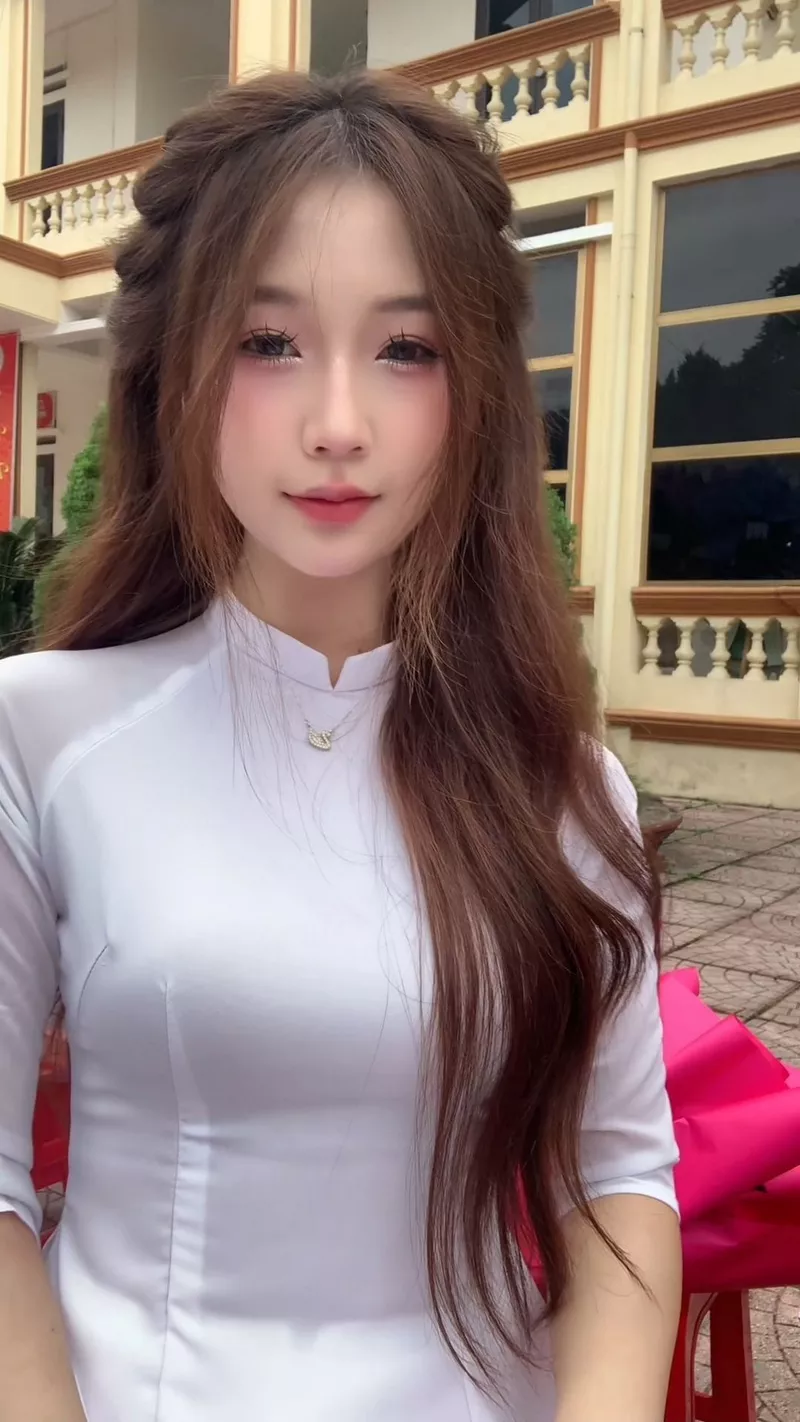 Gái xinh Việt Nam sở hữu gương mặt khả ái