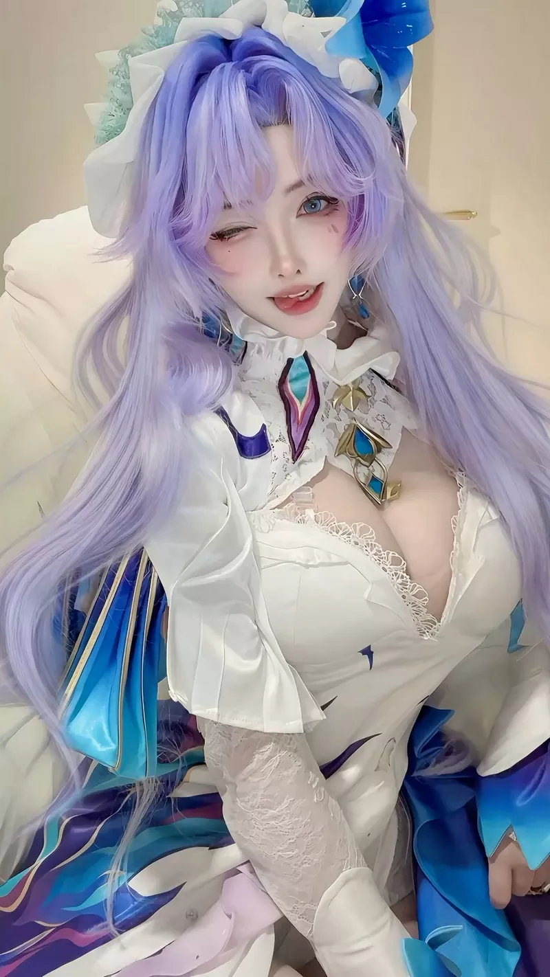 Gái xinh cosplay nhân vật anime được yêu thích